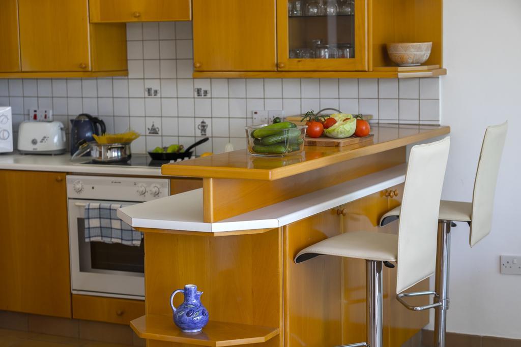 Protaras Beachfront Sirina Lina Suite Paralímni Extérieur photo