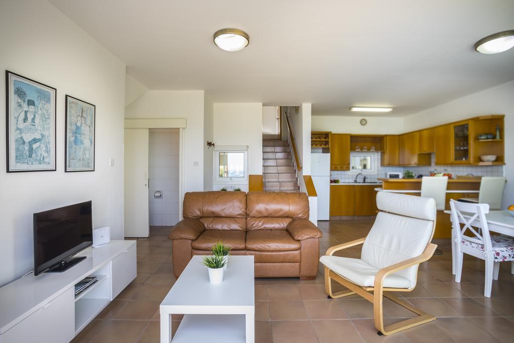 Protaras Beachfront Sirina Lina Suite Paralímni Extérieur photo