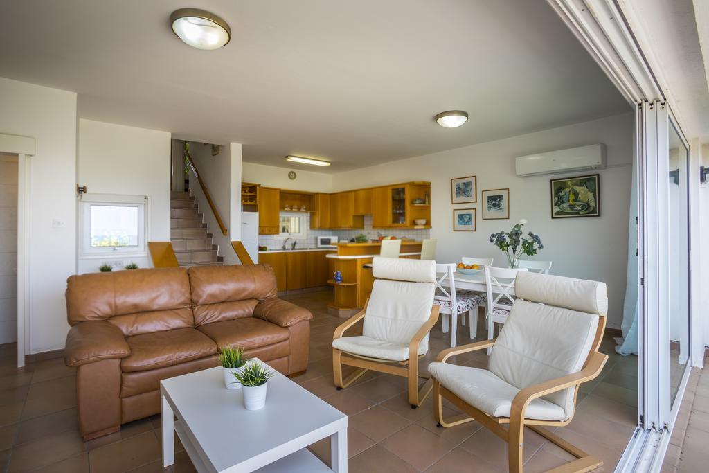 Protaras Beachfront Sirina Lina Suite Paralímni Extérieur photo