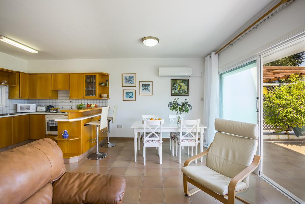 Protaras Beachfront Sirina Lina Suite Paralímni Extérieur photo